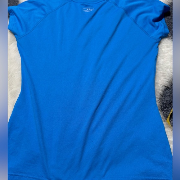 Bundle of 2 Under Armour Short Sleeve Athletic Tops - Picture 3 of 7